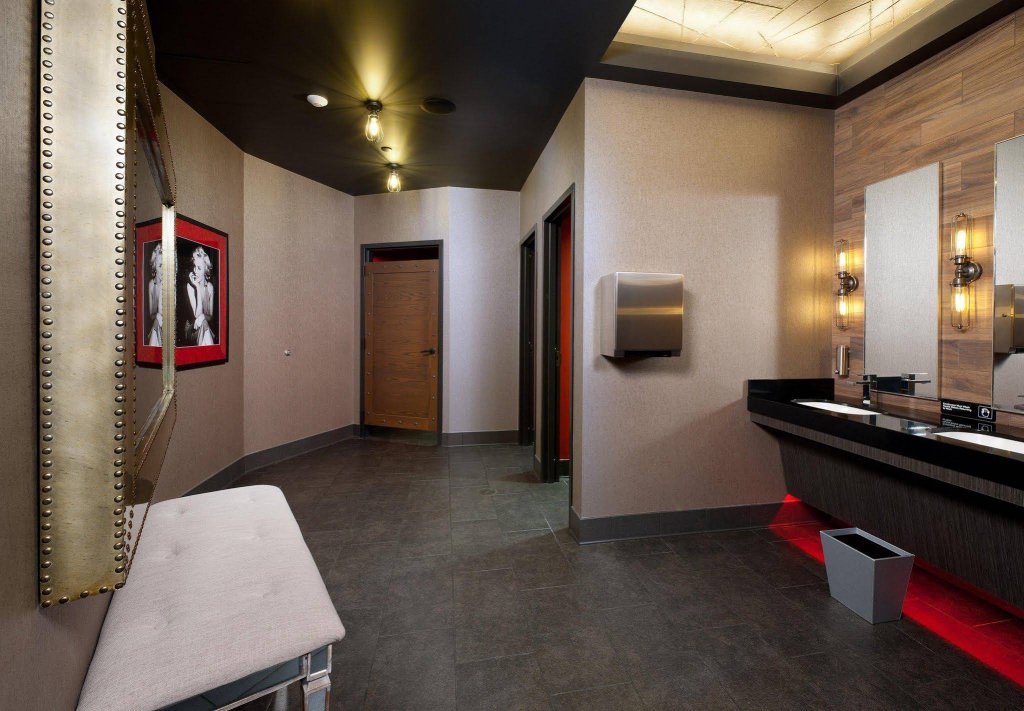 Фото Hilton Garden Inn Pittsburgh Downtown