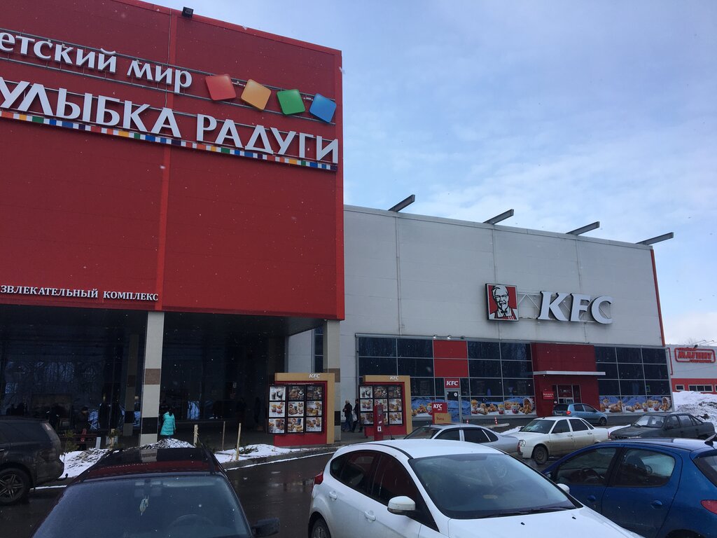 Shopping mall Kirishi Plaza, Kirishi, photo