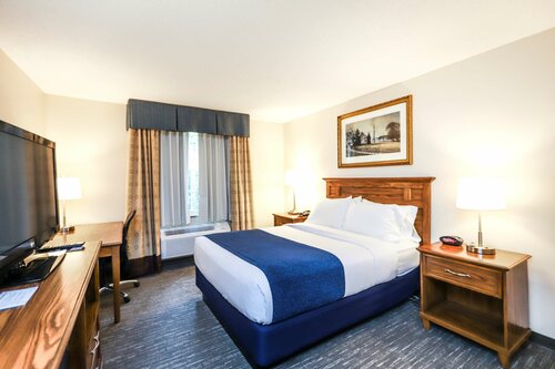 Гостиница SureStay Plus Hotel by Best Western Elizabethtown Hershey