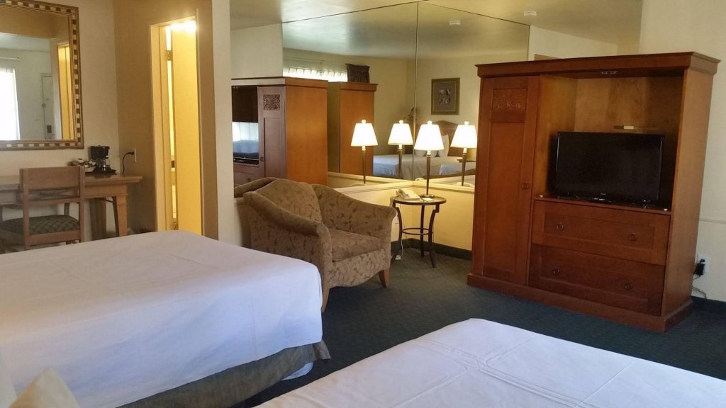 Фото Legacy Resort Hotel & SPA