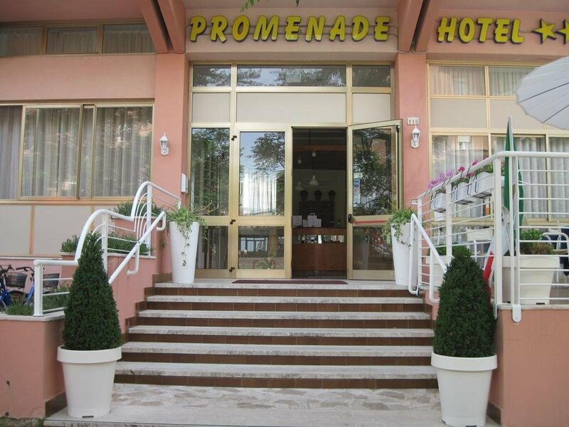 Гостиница Amadei Hotel Promenade в Пезаро