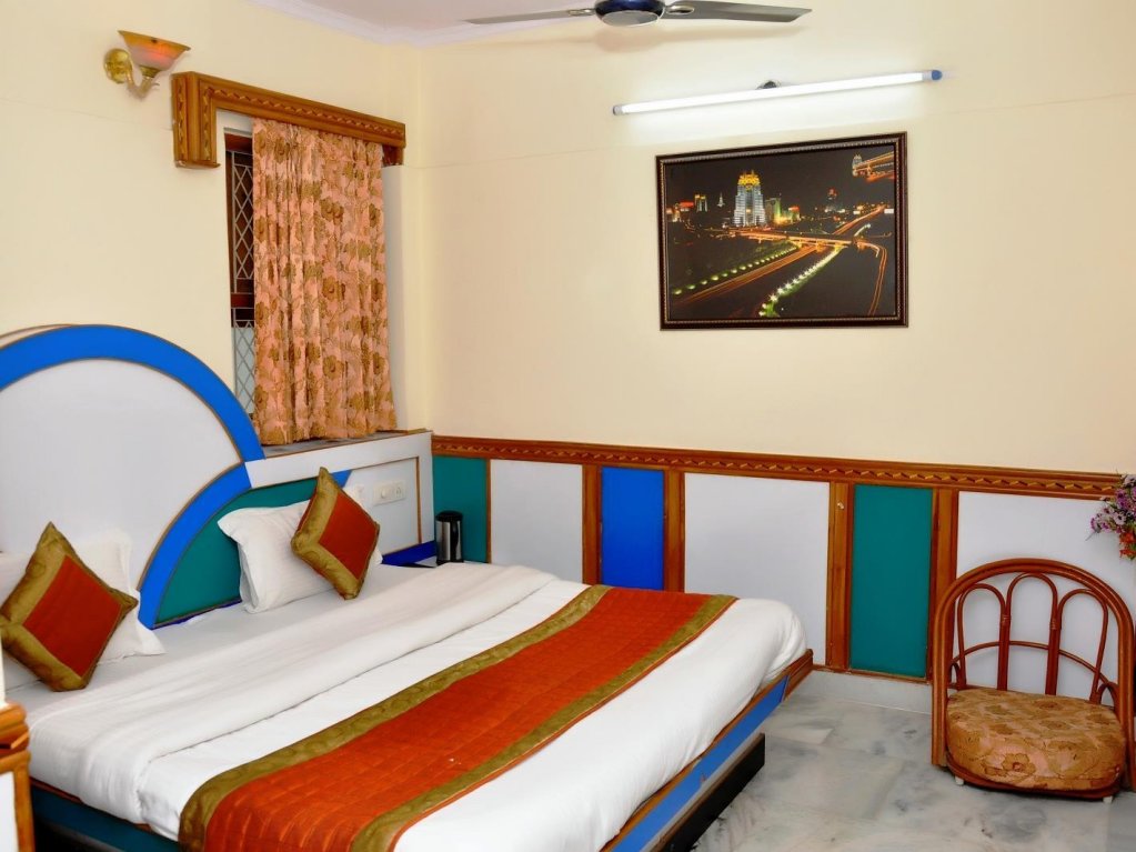 Фото Oyo 3349 Hotel Anoop