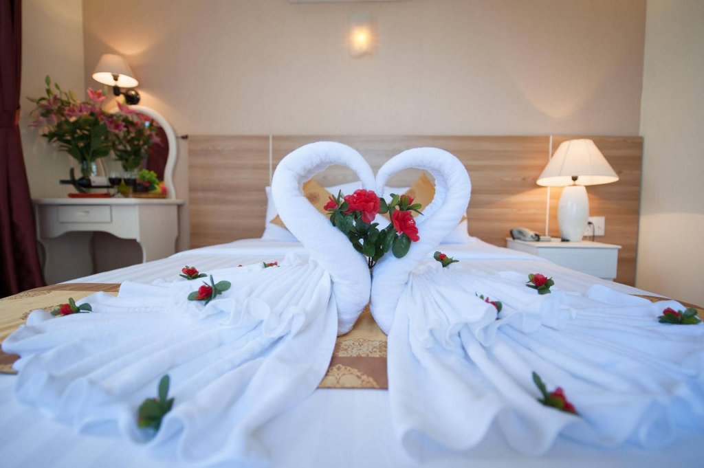 Фото Eden Garden II Hotel