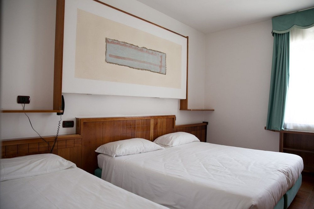 Фото Hotel Carlo Felice