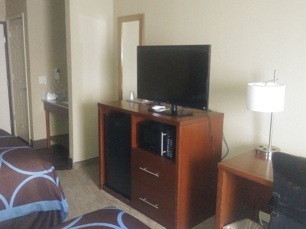 Фото Super 8 by Wyndham Altoona