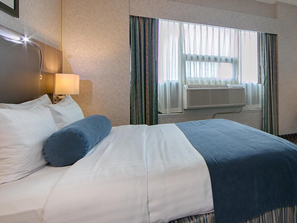 Фото Best Western Plus Carlton Plaza