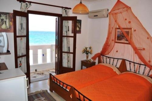 Фото Christina Pansion- Adults Only