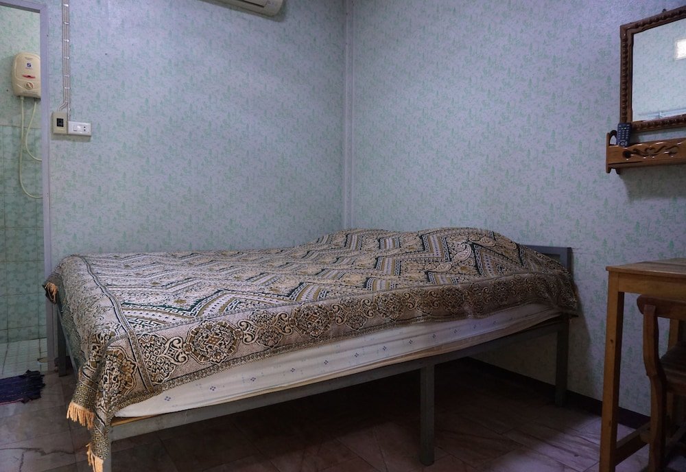 Фото Three J Guesthouse
