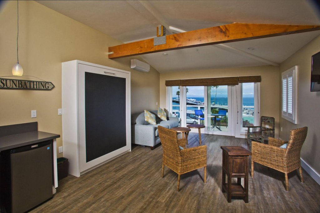 Фото Beach Street Inn and Suites