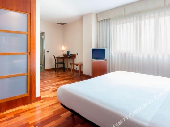 Фото Ac Hotel Alcala de Henares by Marriott