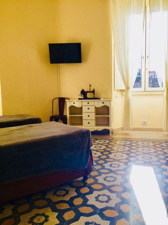 Фото Hostel Trastevere by Hostal Trustever