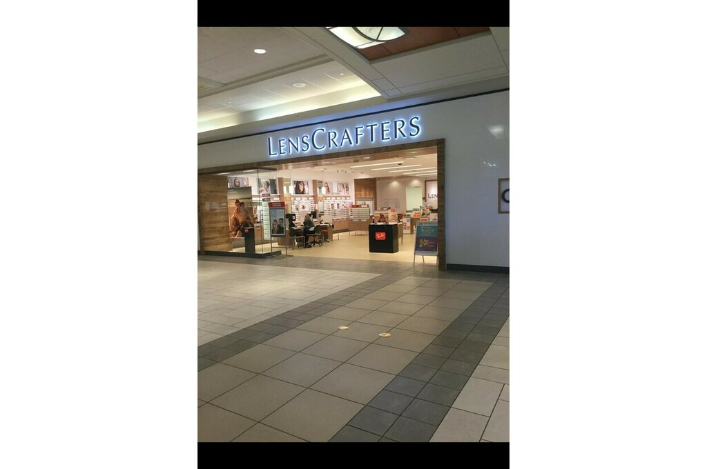 Clothing store LensCrafters, Calgary, photo