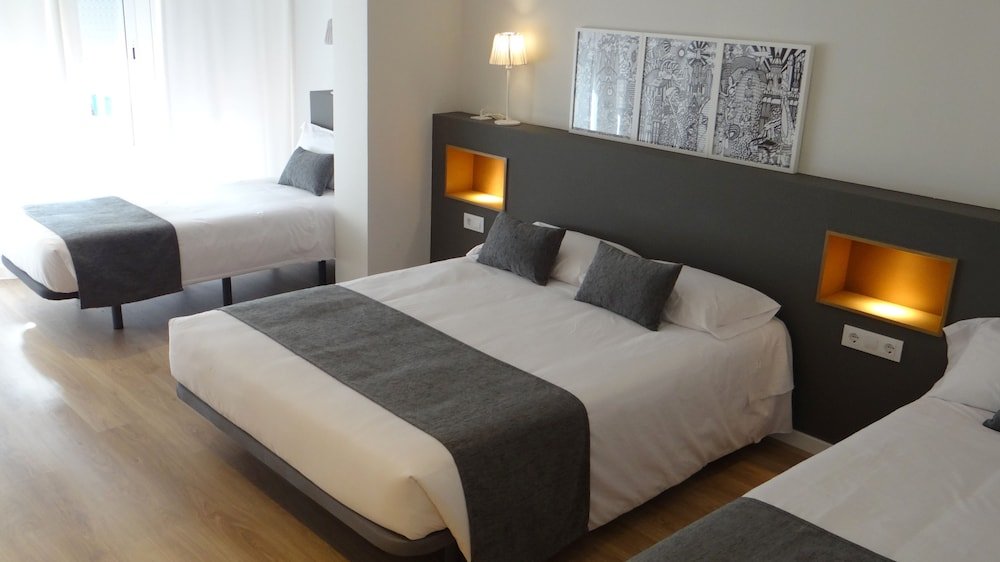 Фото Hostal El Ninot