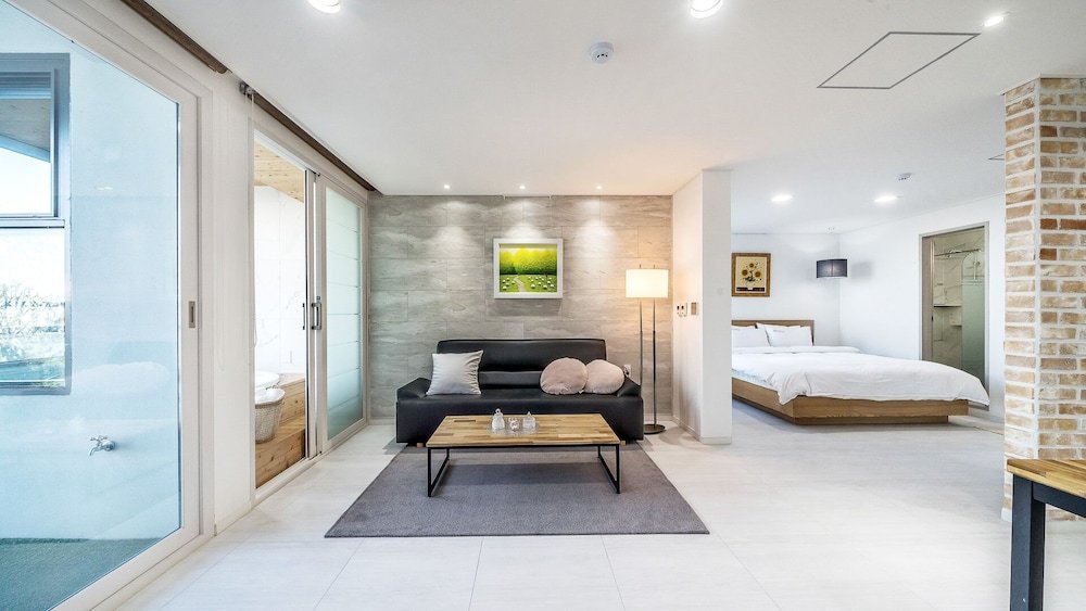 Фото Sunhill Hotel & Pension