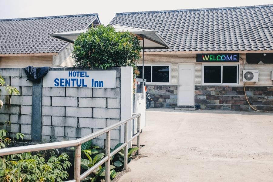 Hotel RedDoorz near Exit Toll Sirkuit Sentul, West Java, photo