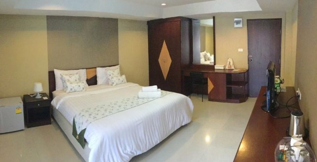 Фото Riski Residence Charoen Krung