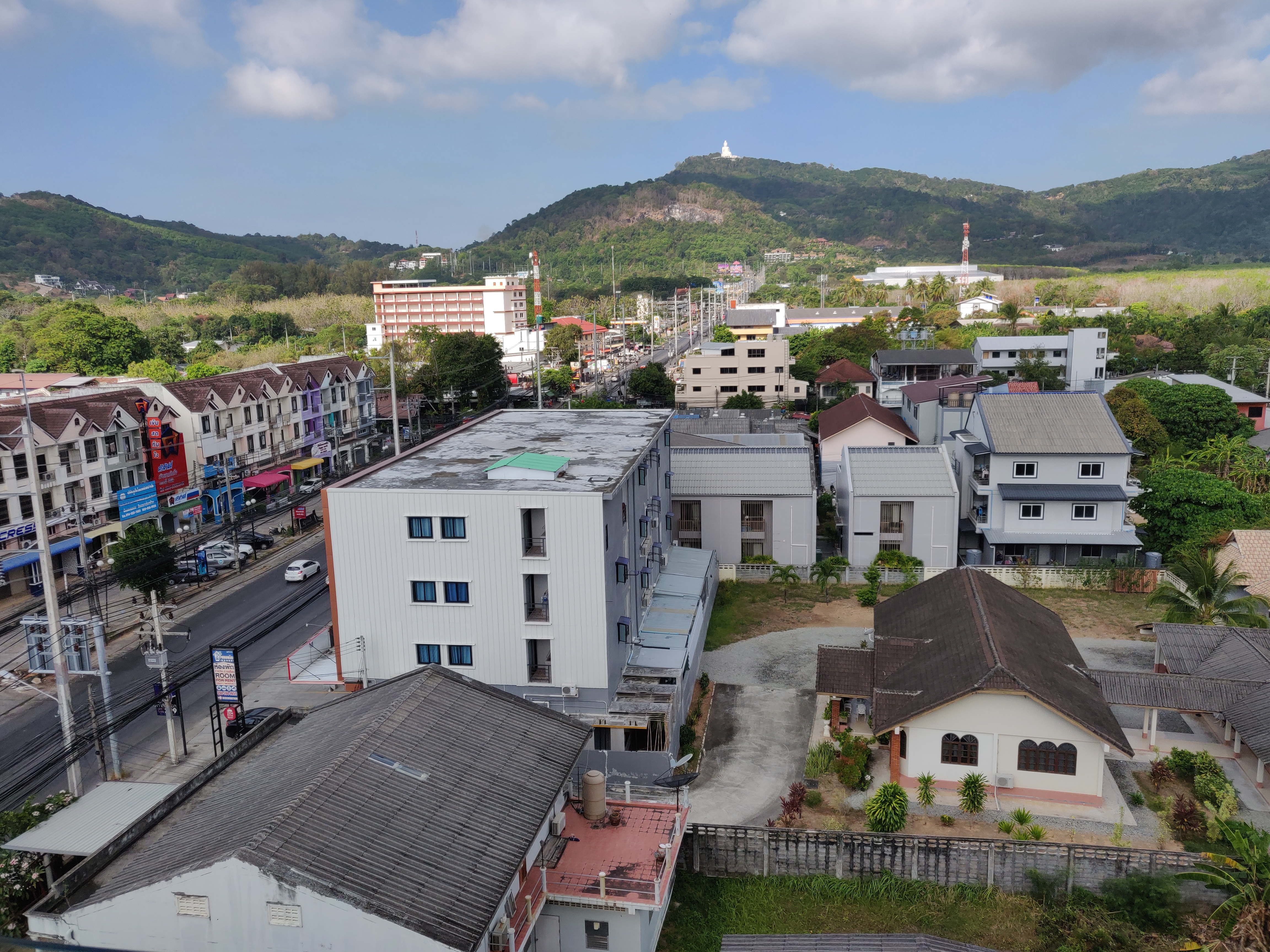 Фото Dlux Condominium