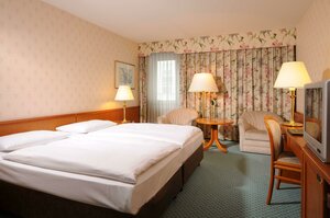 Maritim Hotel München (Munich, Goethestraße, 7), hotel