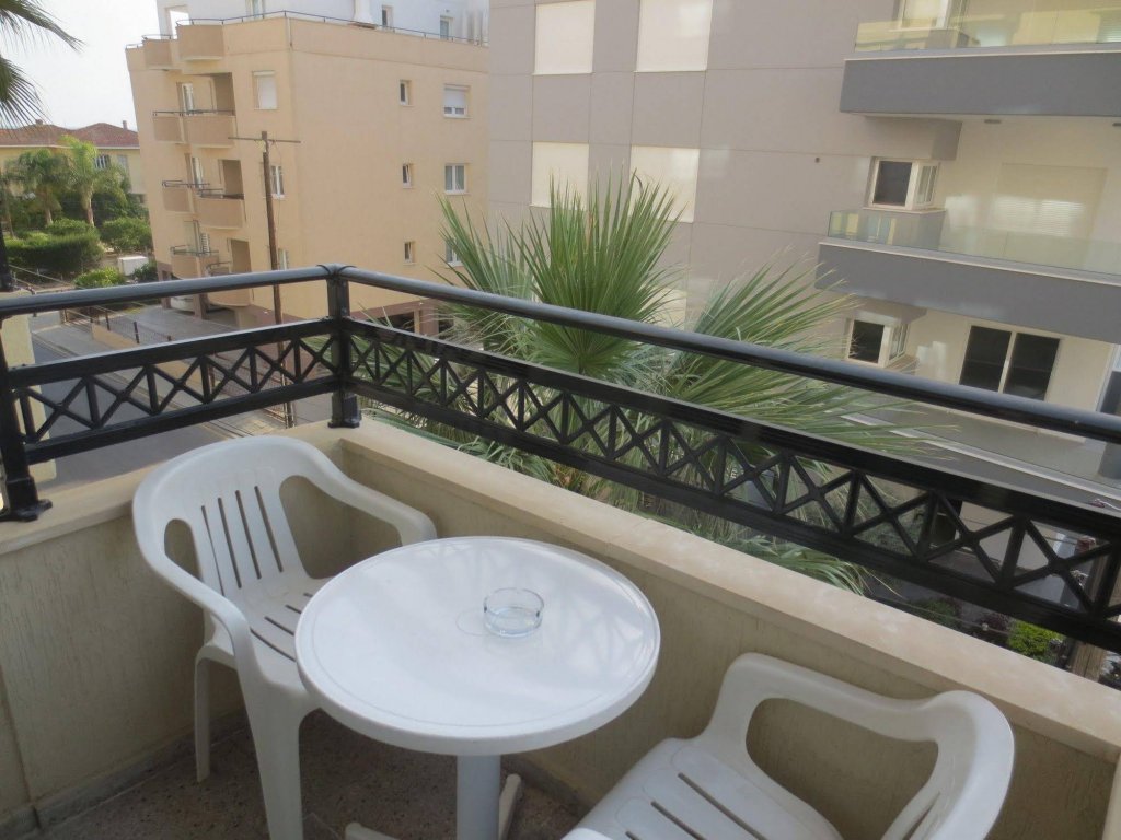 Фото Kapetanios Limassol Hotel