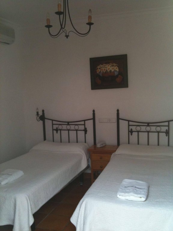 Фото Hostal Atenas