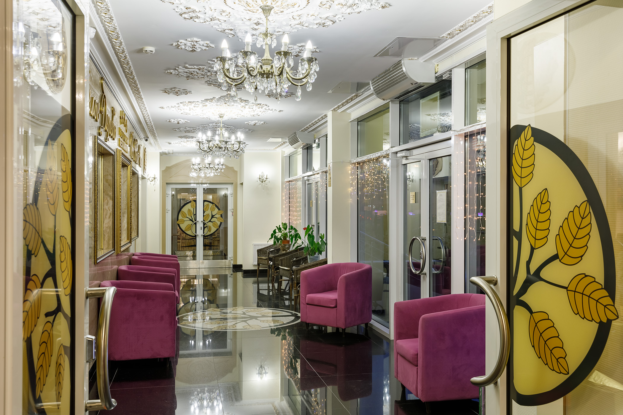 Фото Белое Дерево