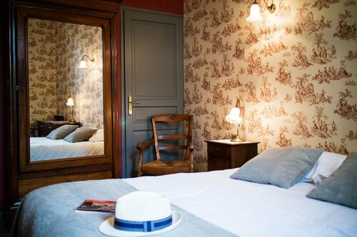 Гостиница Hôtel Restaurant La Marbrerie в Нарбонне