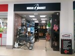 Music Market (8 Marta Street, 32), hədiyyə və suvenir mağazası