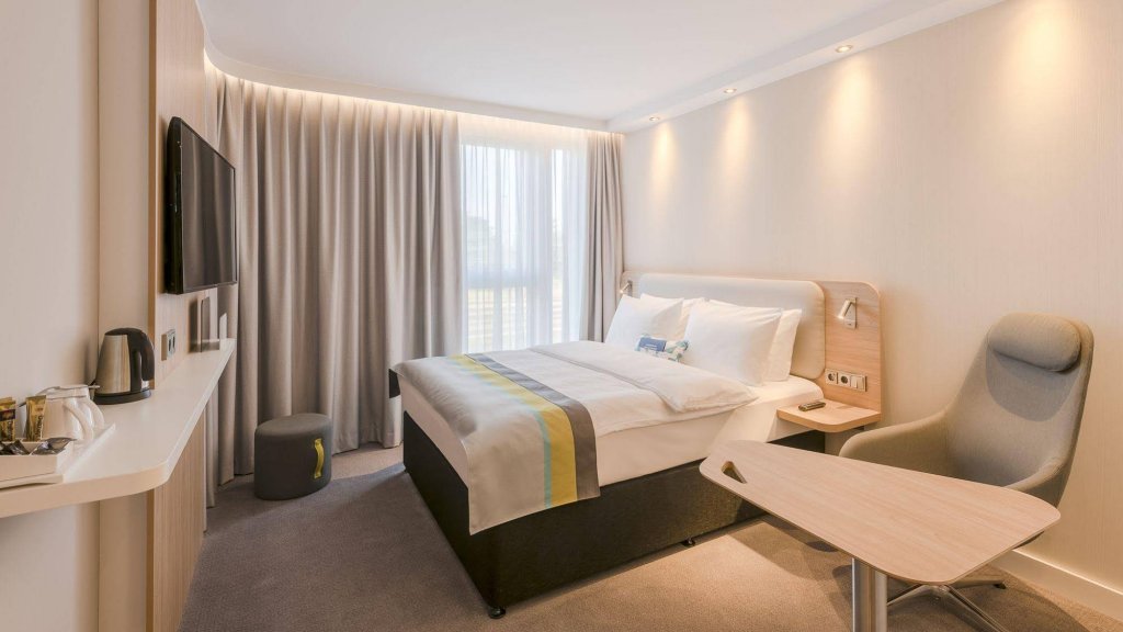 Фото Premier Inn Cologne City Sud Hotel