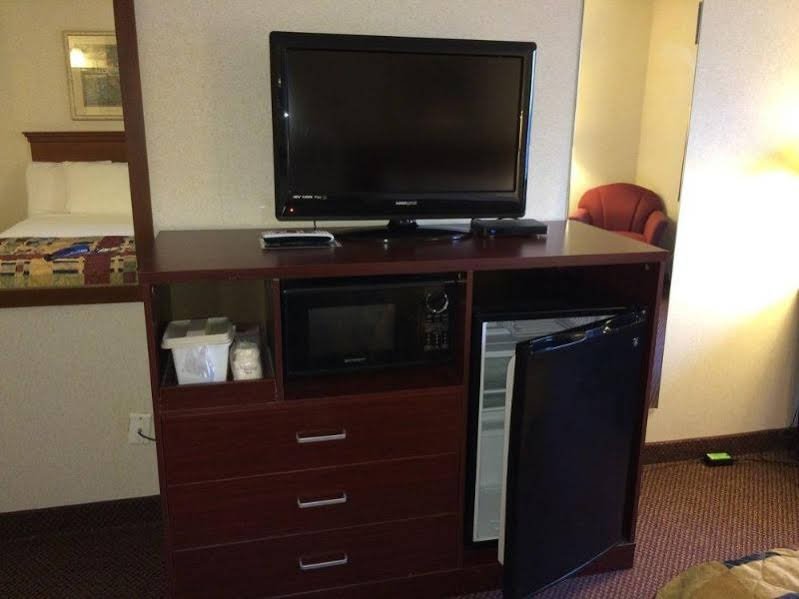 Фото Baymont by Wyndham Pella