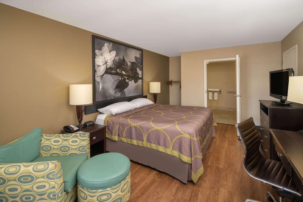 Фото Super 8 by Wyndham Port Wentworth Savannah Area