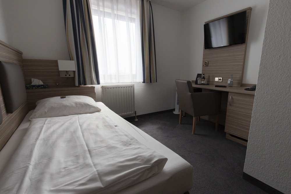 Фото Hotel Bär Sinsheim