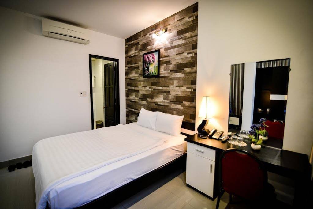 Фото Laurel Hotel