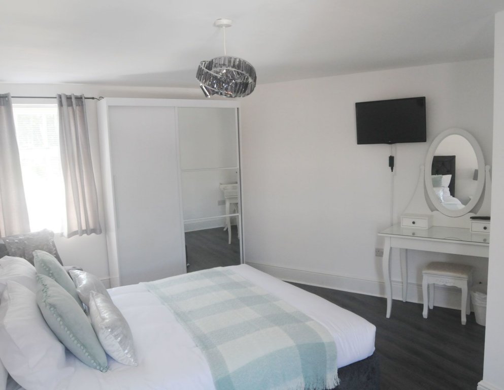 Фото Bexley Village Hotel