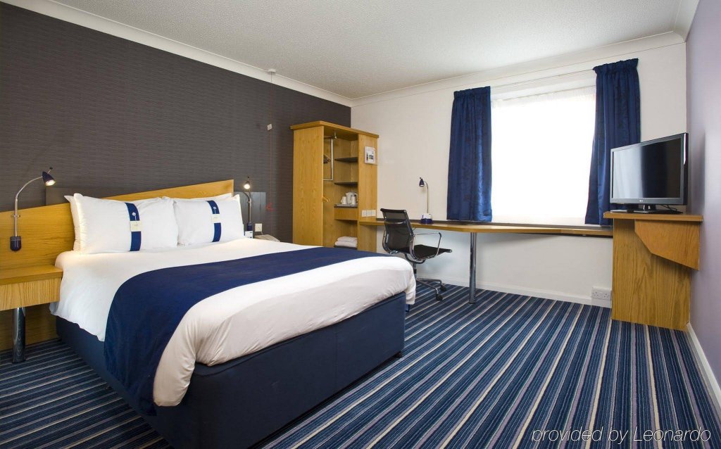 Фото Holiday Inn Express Bristol - Filton, an Ihg Hotel