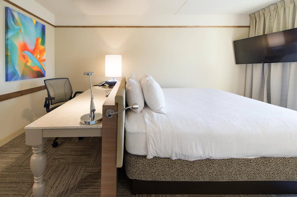 Фото Hilton Garden Inn Charlotte Airport