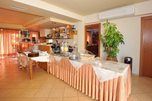 Фото Hotel Xifoupolis