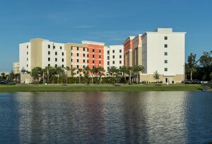 Home2 Suites by Hilton Cape Canaveral Cruise Port, Fl