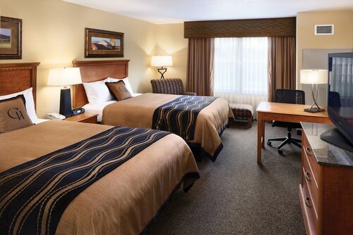 Гостиница Clubhouse Hotel Suites Sioux Falls