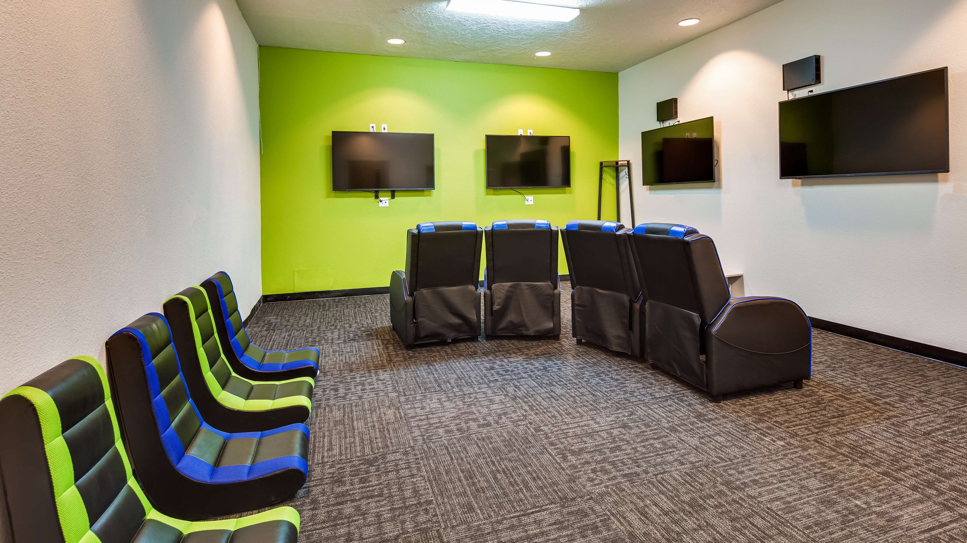 Фото Riverfront Hotel, SureStay Collection by Best Western