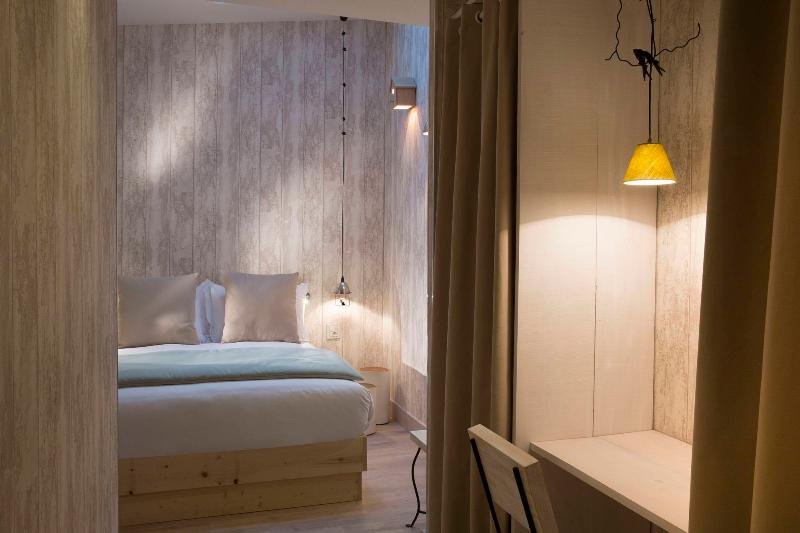 Фото Les Plumes Hôtel