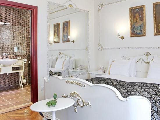 Фото Queen's Astoria Design Hotel