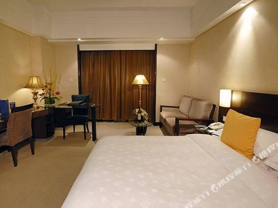 Фото Chongqing Carlton Hotel