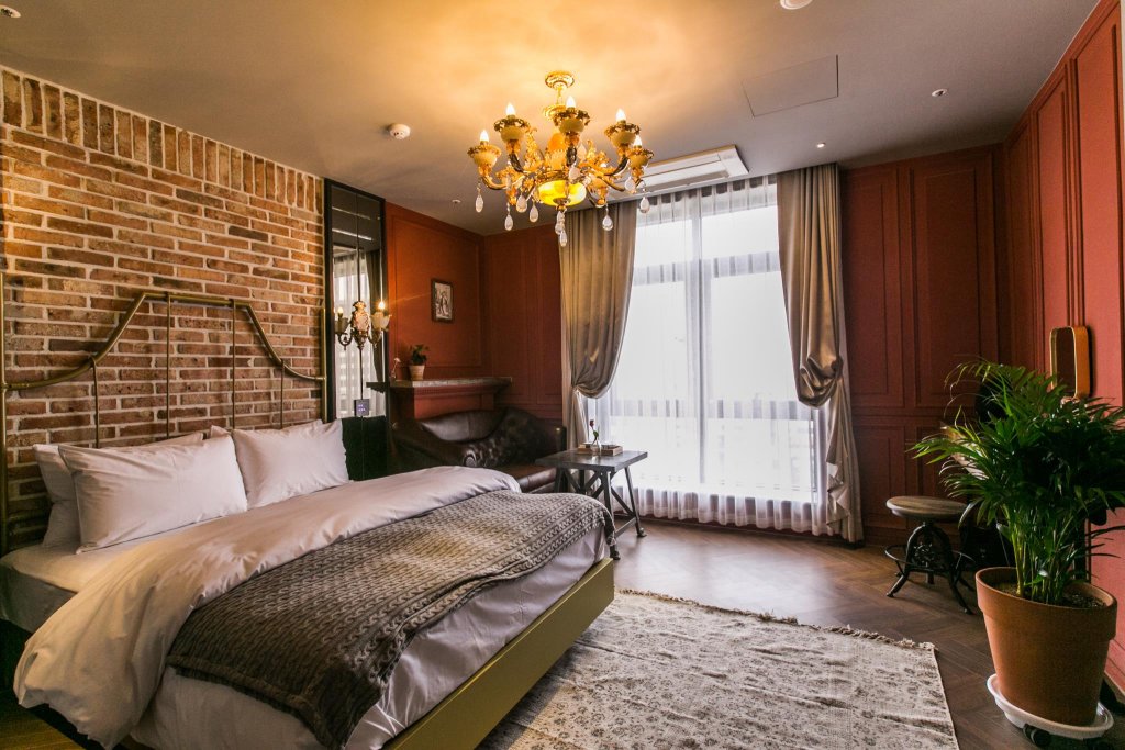 Фото February Hotel The Signature Dongseongro