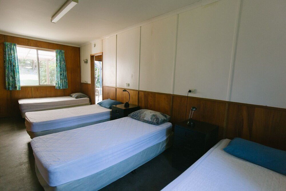 Фото Wonboyn Cabins & Caravan Park