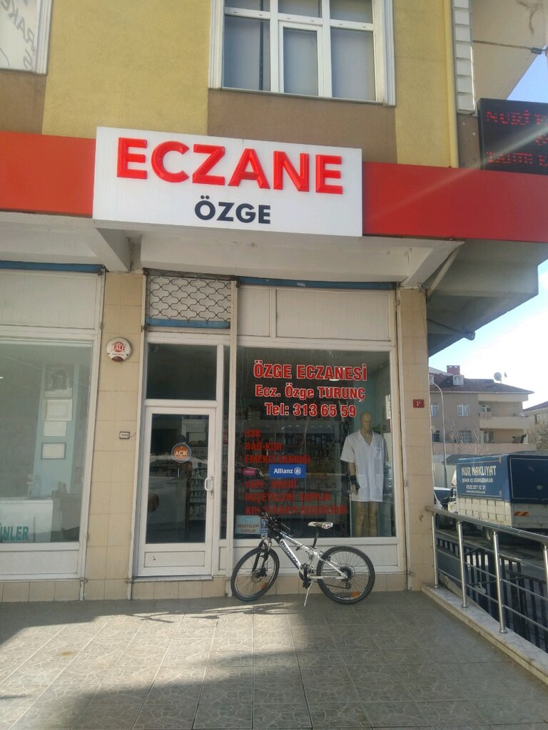 Eczaneler Özge Eczanesi, Ümraniye, foto