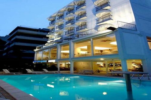 Гостиница Hotel Royal Plaza в Эмилии-Романье