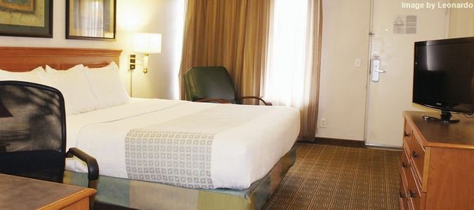 Фото La Quinta Inn & Suites by Wyndham Oklahoma City Airport