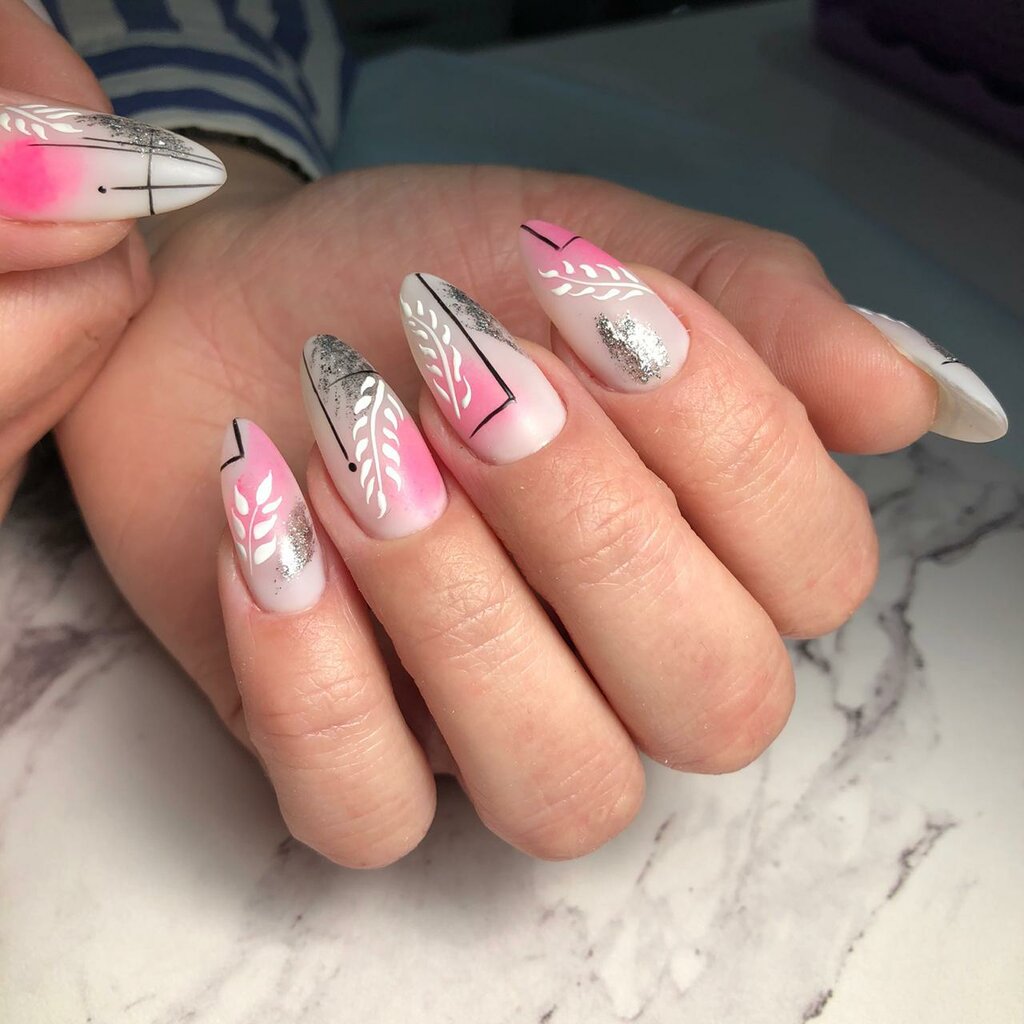 Nail salon Devchata, Lubercy, photo