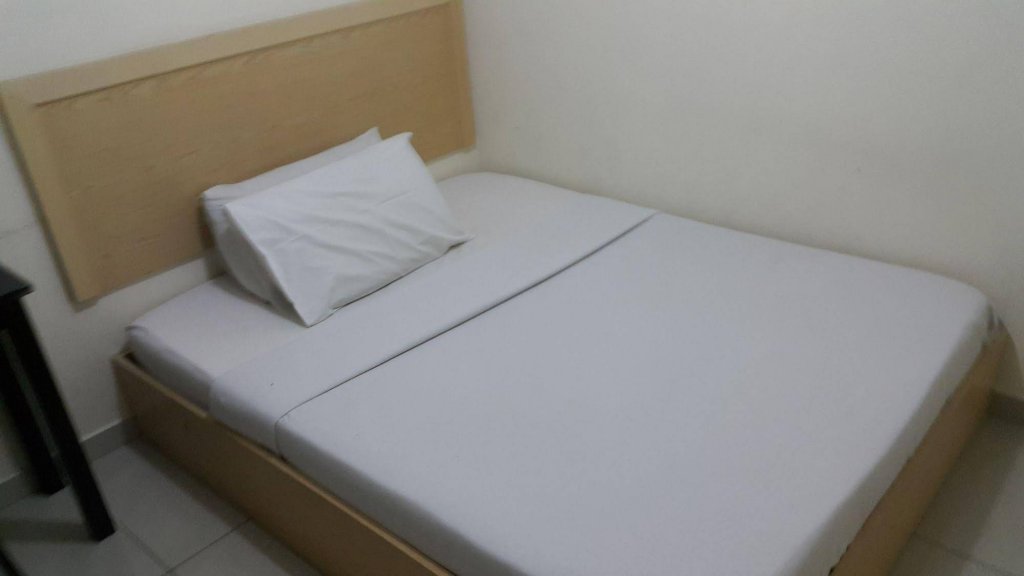 Фото Oyo 301 River Inn Hotel