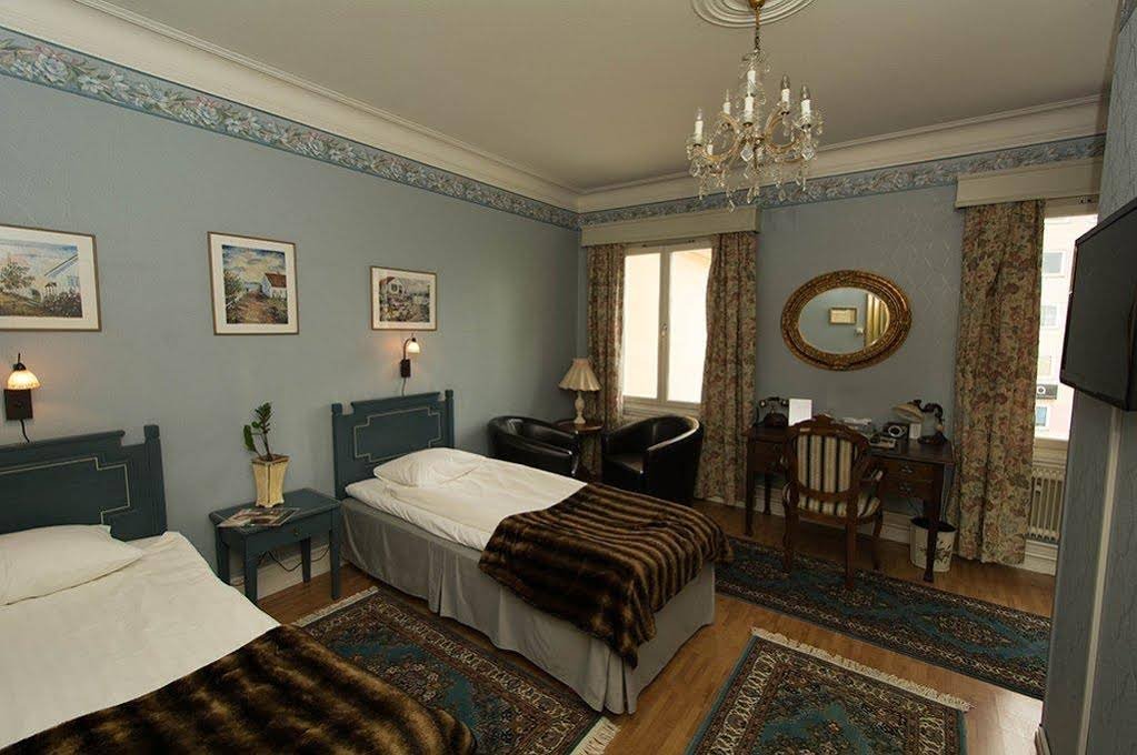 Фото Park Hotel Linköpings Fawlty Towers